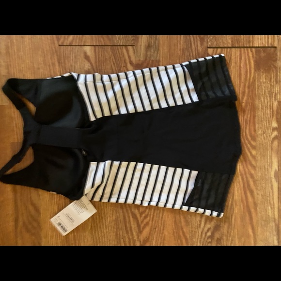 Active top - Picture 2 of 3